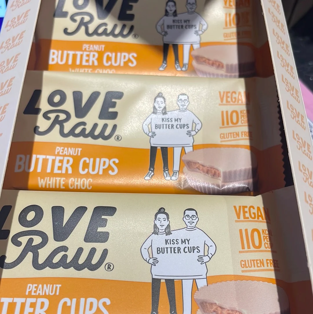 Love raw white Peanut Butter cups 34g