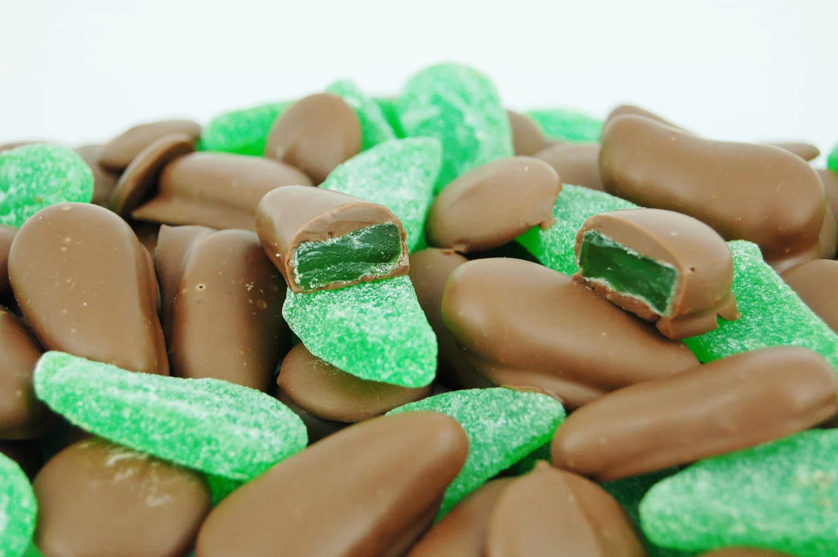 MILK CHOCOLATE SPEARMINT LEAVES 7KG